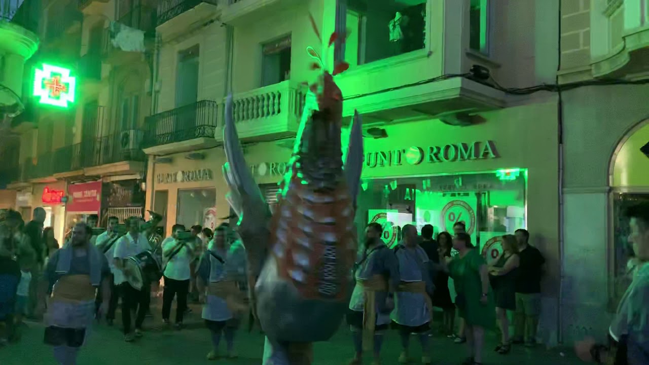 Entrada a pla&ccedil;a del basilisc de Reus