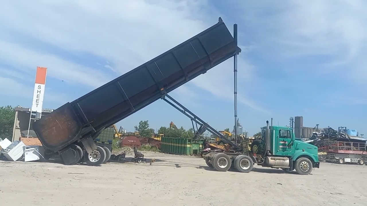 Unloading Recycling Metal At Scrap Junk Yard Semi Dump Trailer Разгрузка Металлолома В Америке США