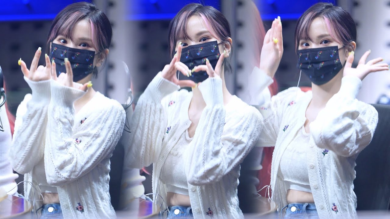 팬들의 응원법에 맞춰 춤추는 VIVIZ 은하 'LOVEADE' 직캠 @ STATION Z | 220713 | 4K 60p by -wA-