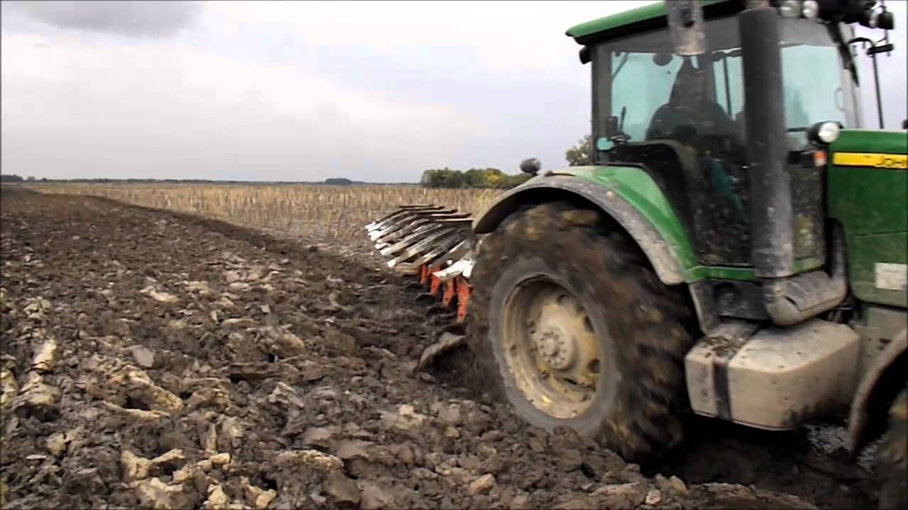 8000 Series III. :John Deere 8330 & 8335R Szántás