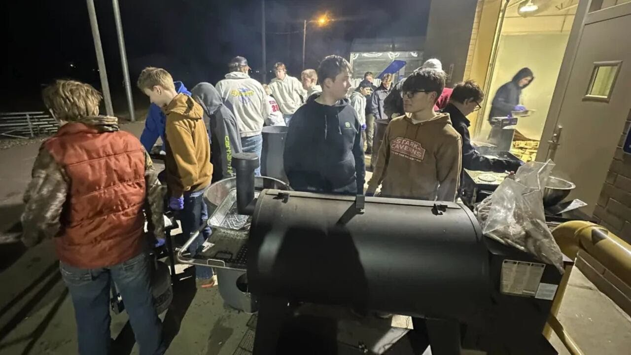 West Sioux FFA hosts a community breakfast as a thank you for support throughout the years