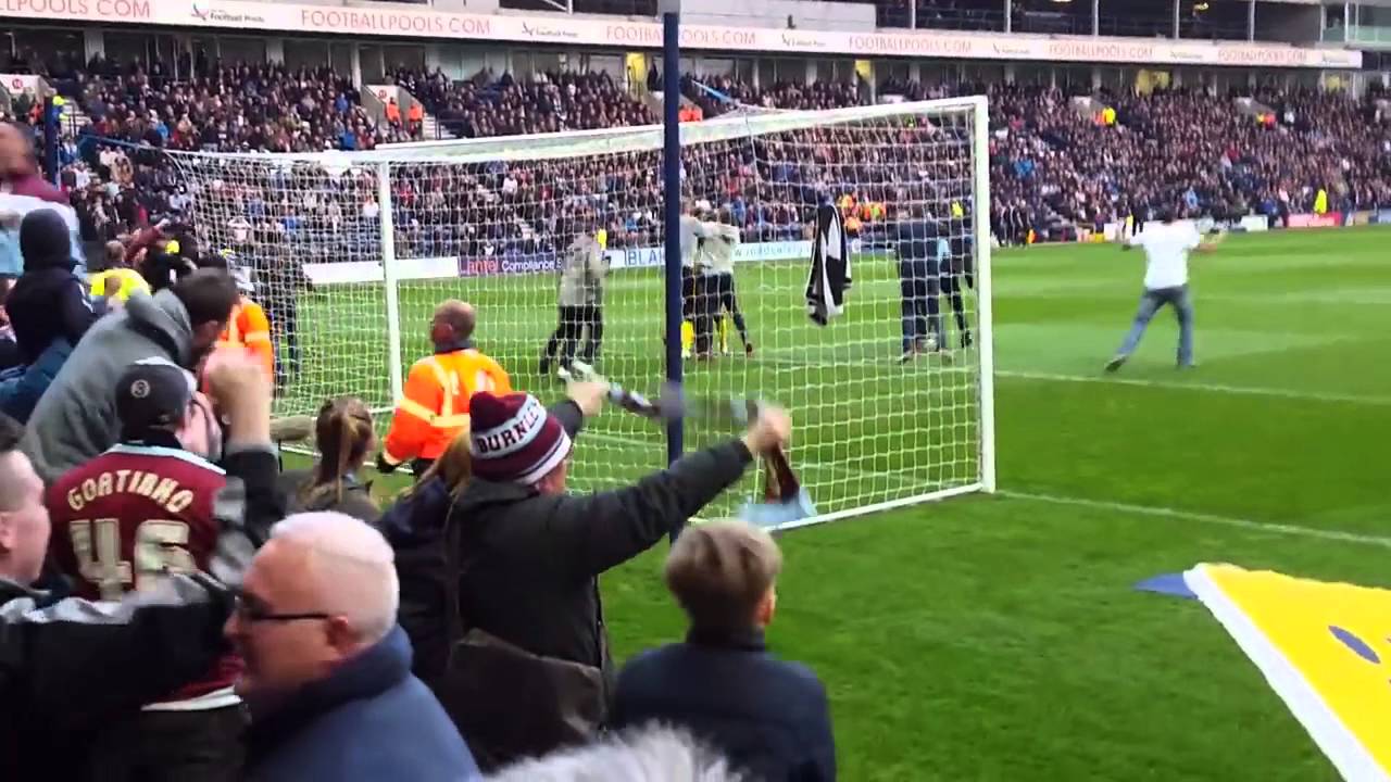 Burnley Fans Celebrate Barton's Goal at Preston 2016