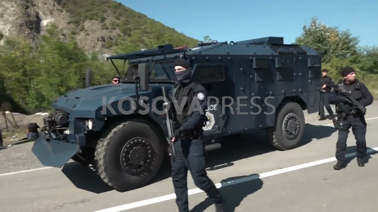 Pamje nga largimi i barrikadave dhe Njësisë Speciale të Kosovës nga Veriu.