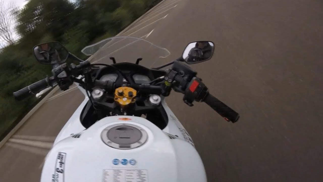 Comment virer ou tourner plus court en moto : partie 1, Contre braquage ?