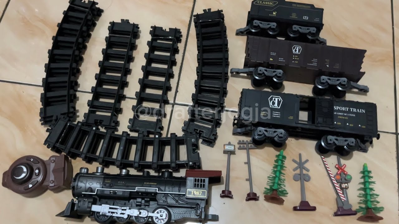Bismillah, Unboxing Mainan Kereta Uap Fenfa dengan Remote Control