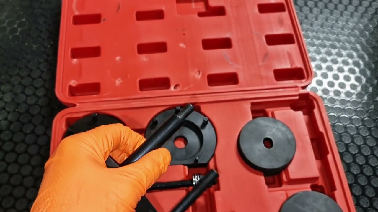 BMW 330xd E92 - ATC 300 Transfer Case Mount Replacement