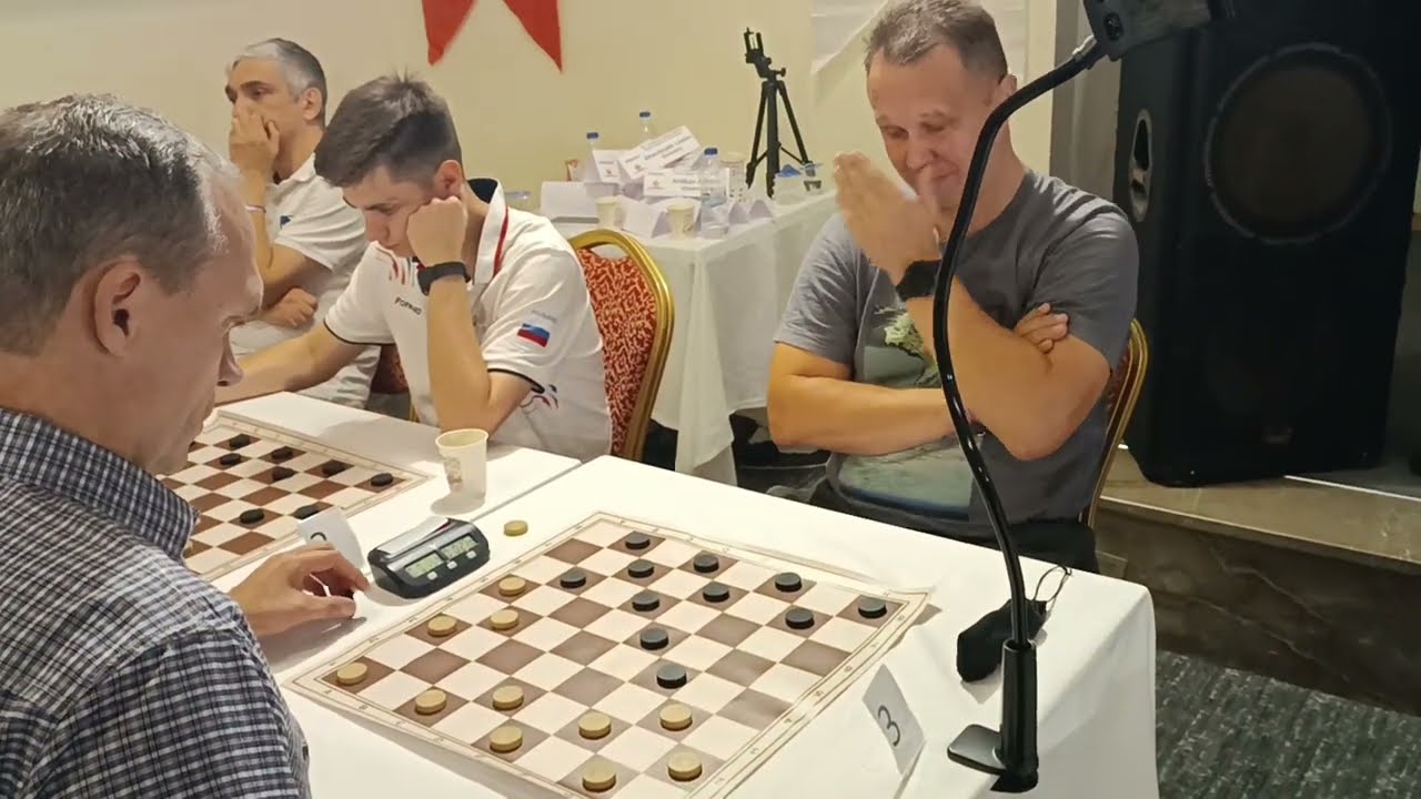 Игра в шашки блиц  Международный гроссмейстер Андрей Валюк. + Записывайтесь в его заочную школу
