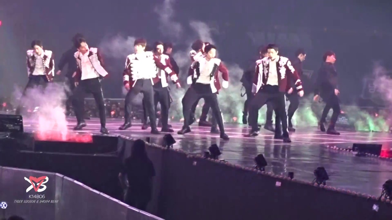 180714 EXO 엑소 - Growl 으르렁 - EXO PLANET #4 - The ElyXiOn [dot] in Seoul [직캠]