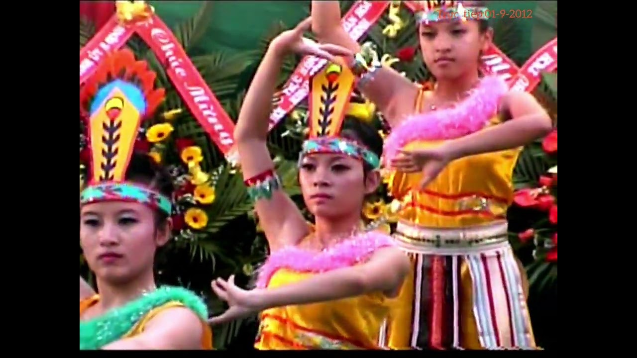 KN:55 năm TL trường Trưng Vương,Quy Nhơn.p Văn nghệ. 01-9-2012.