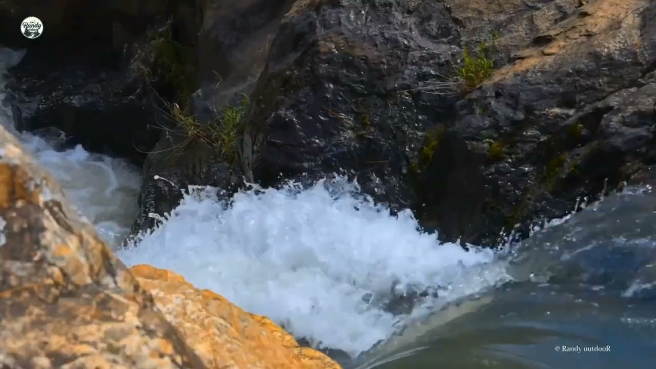 8K Relaxing waterflow sounds on the rock 5hrs relaxing outdoor