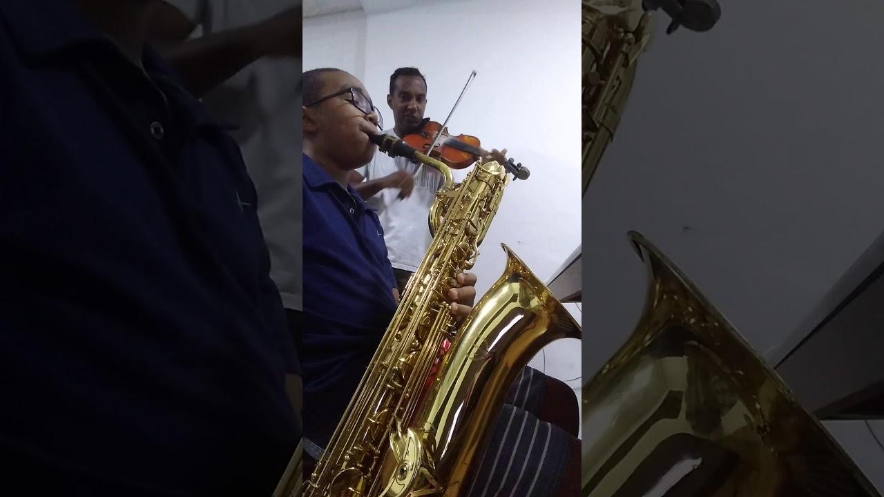 Hino 306 sax barítono e violino