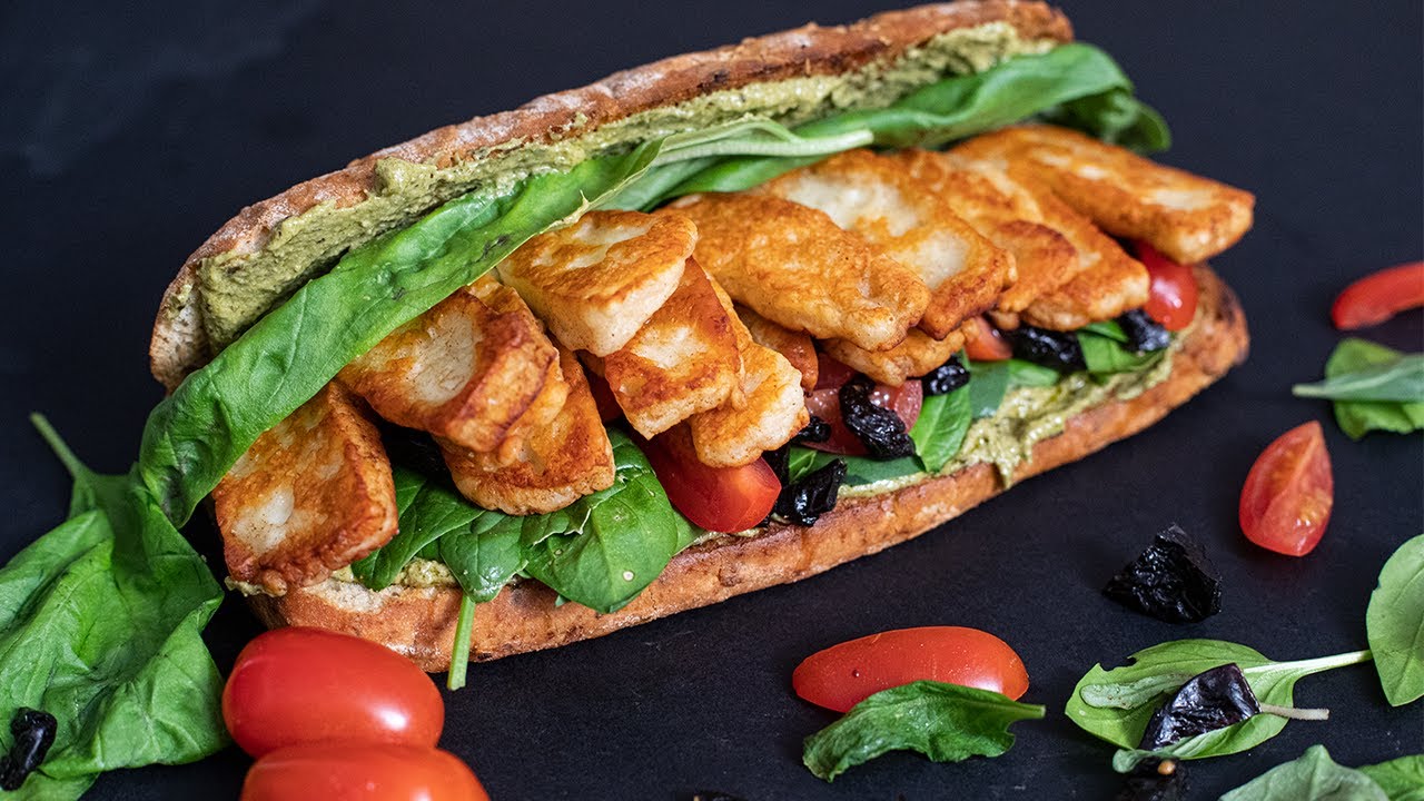 ساندويش الحلوم المشوي - Grilled Halloumi Sandwich