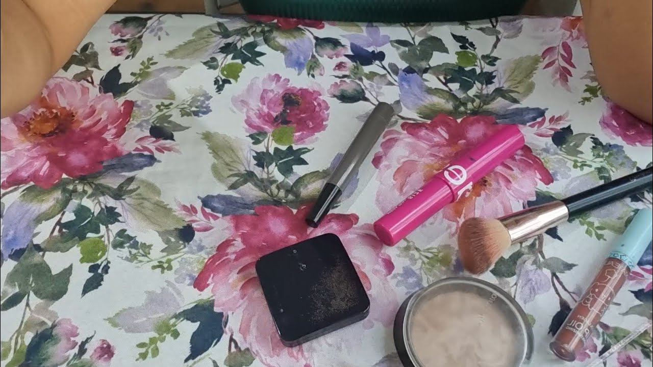 ASMR CASERO Haciendo maquillaje a una clienta 