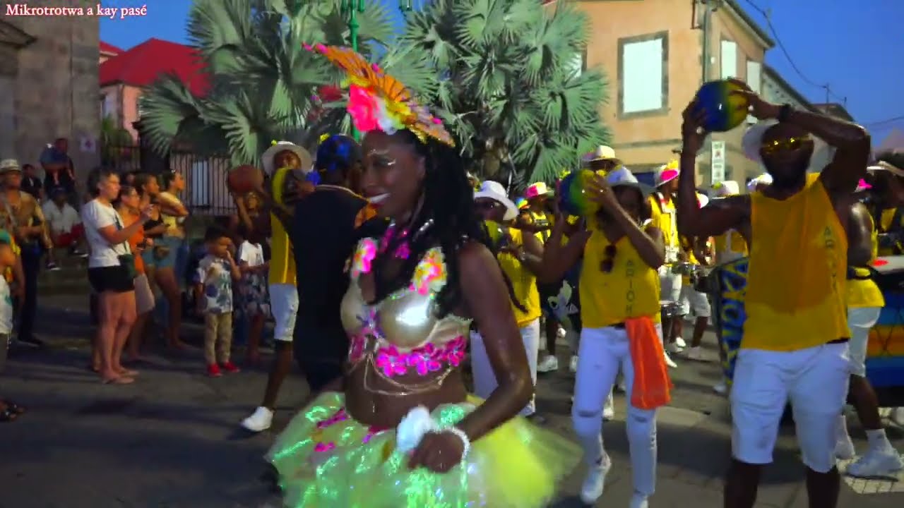 Défilé ouverture du carnaval 2024, avec UBERC 3000 à Basse - Terre.