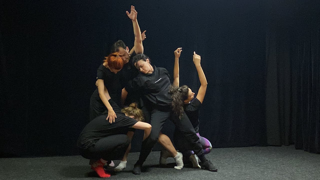 Фізичний театр: слухання та співпраця / Physical theater training: Listening & Collaboration