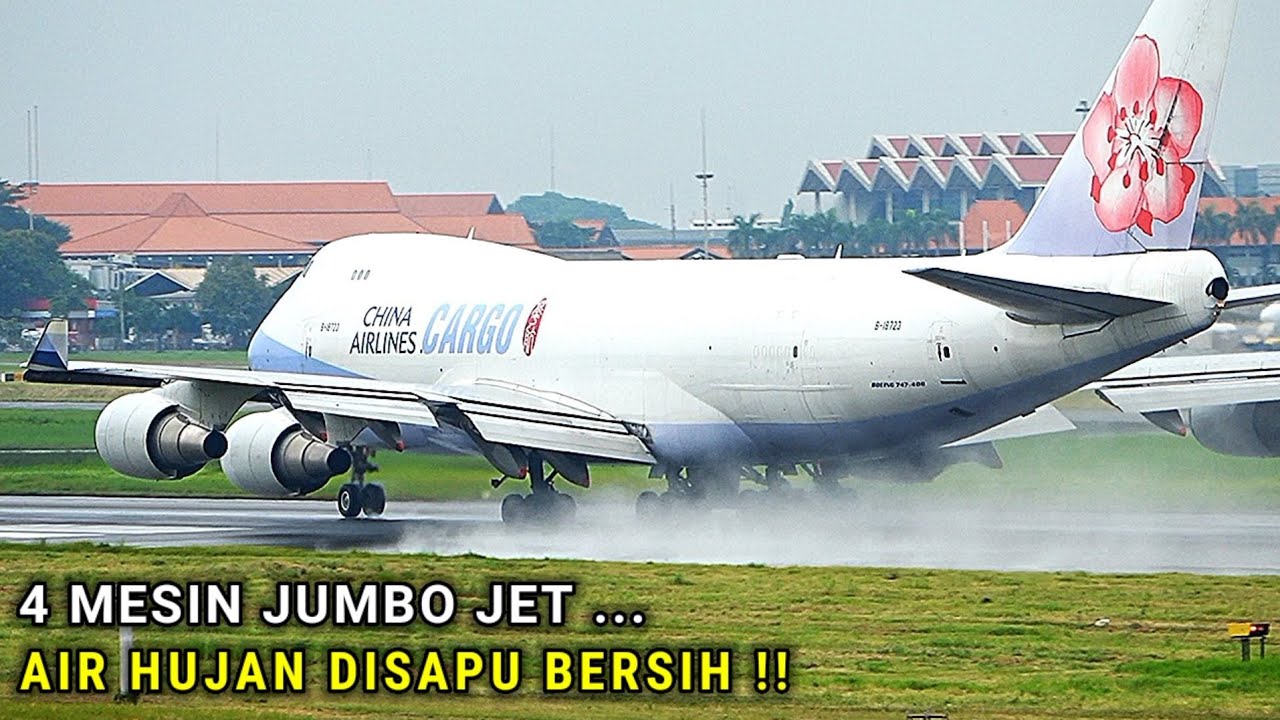 Luar Biasa !! Semburan Air 4 Mesin Jumbo Jet Saat Take Off Di Bandara Soekarno Hatta
