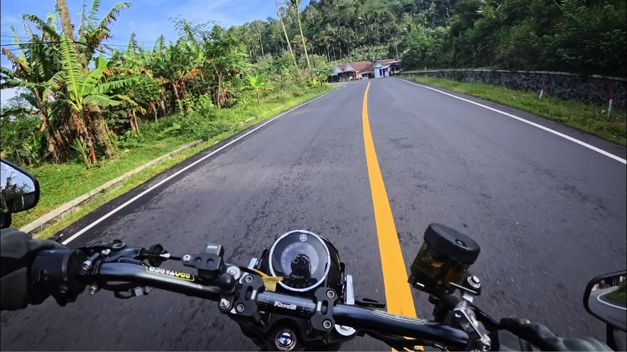 Yamaha XSR155 - Malang City to Gladak Perak Bridge | Raw Sound | No Commentary | POV
