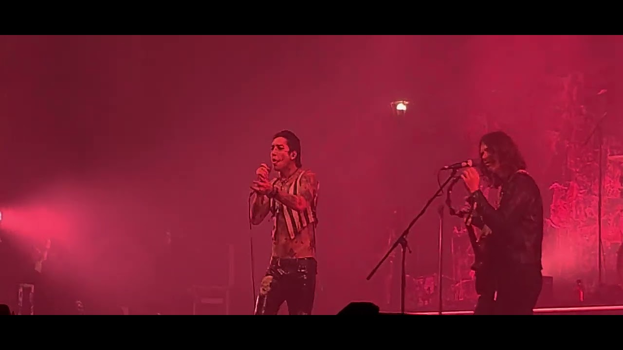 PALAYE ROYALE - Ache In My Heart || Live | Forum Karl&iacute;n, Prague | 2024 ||