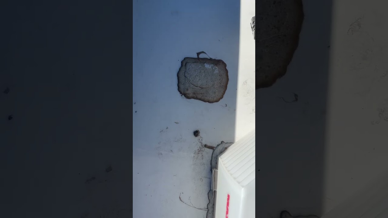 Как найти место для подключения солнечных батарей на автодоме Dutch Star RV?