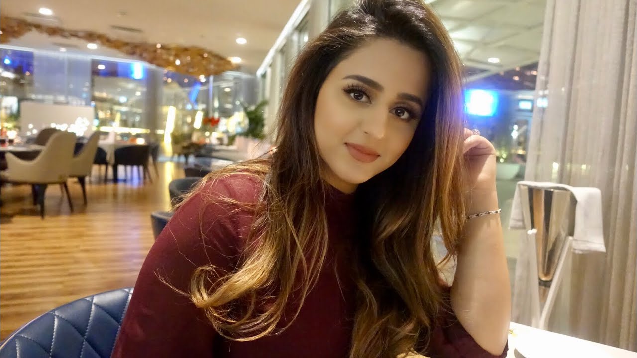 GET READY WITH ME: VALENTINE'S DAY 2018 | BURJ AL ARAB| DUBAI| VLOG 6 | HADIA
