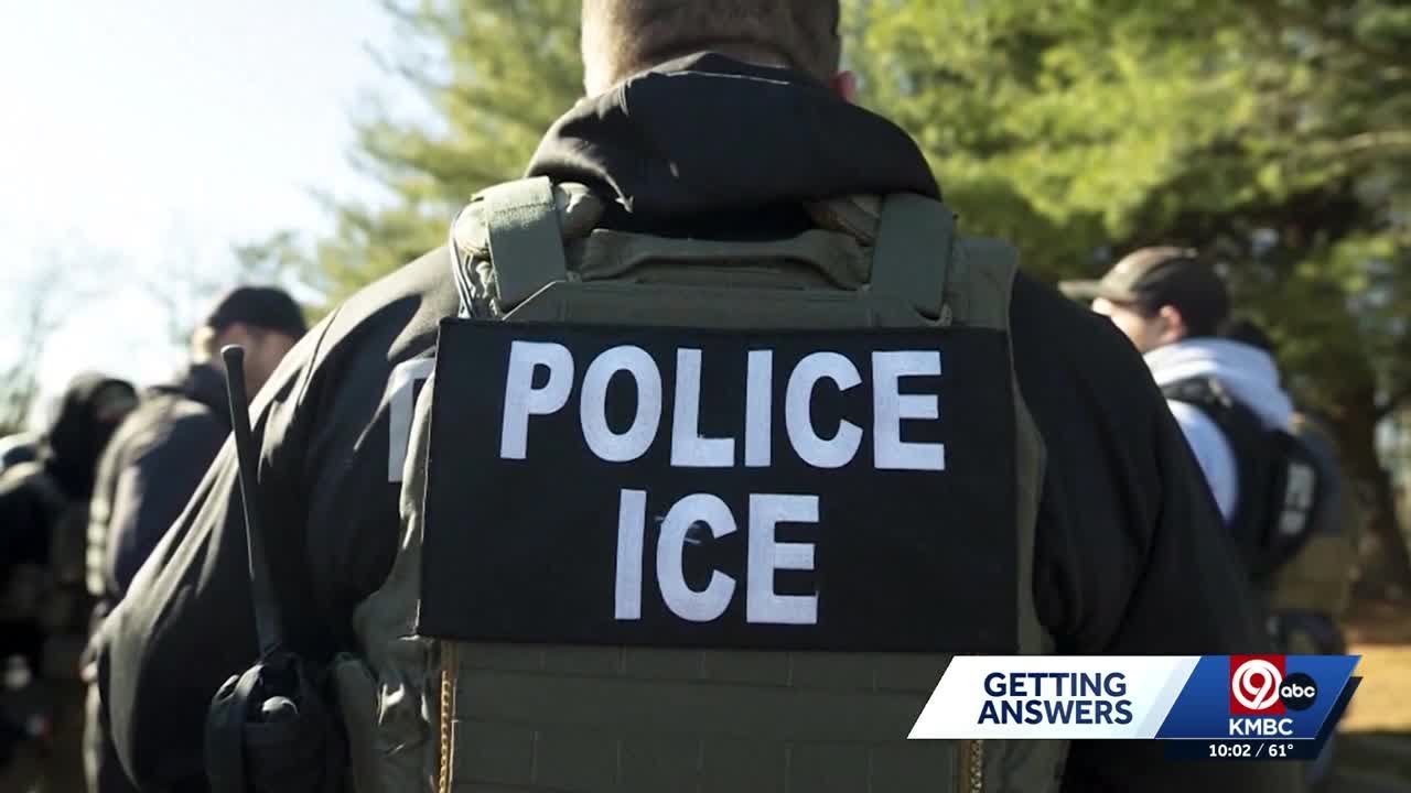 Former FBI agent says federal officers do not need to notify local law enforcement when conductin...