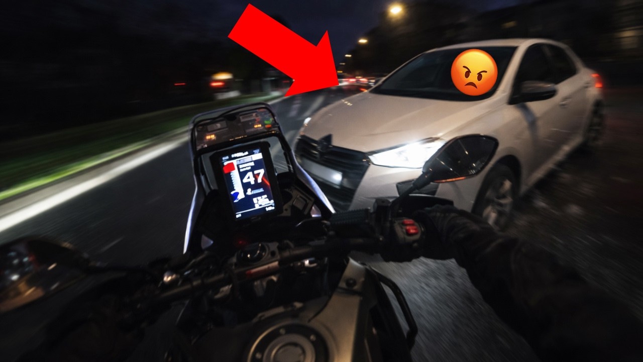 IL SE FAIT COUPER LA ROUTE PAR UN AUTOMOBILISTE ! 😡 | COMPILATION MOTO 2026