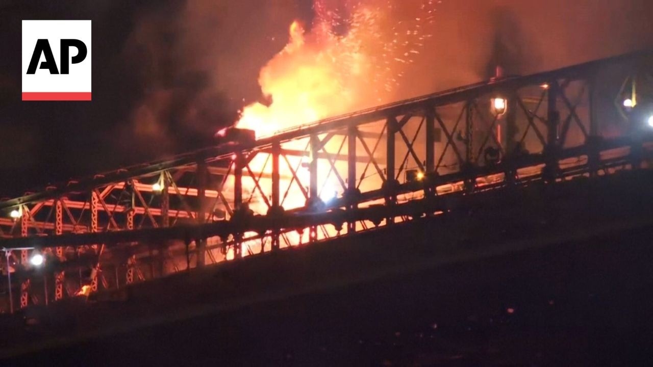 Fire breaks out on Brooklyn Bridge during July 4th fireworks show