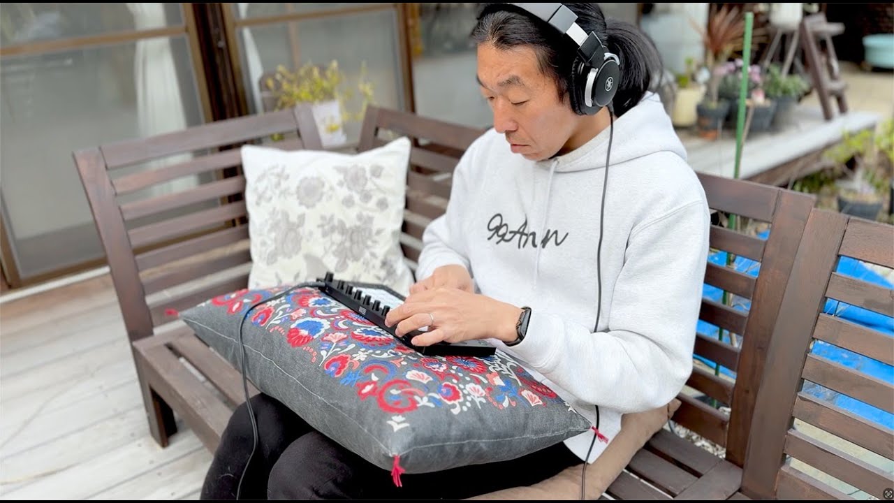 Using only the Ableton Move - Techno, Downbeat Live Performance