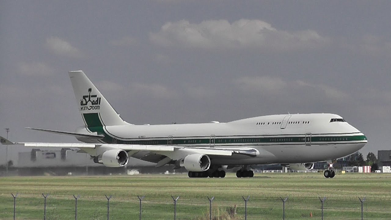 Luxury Boeing 747 take-off