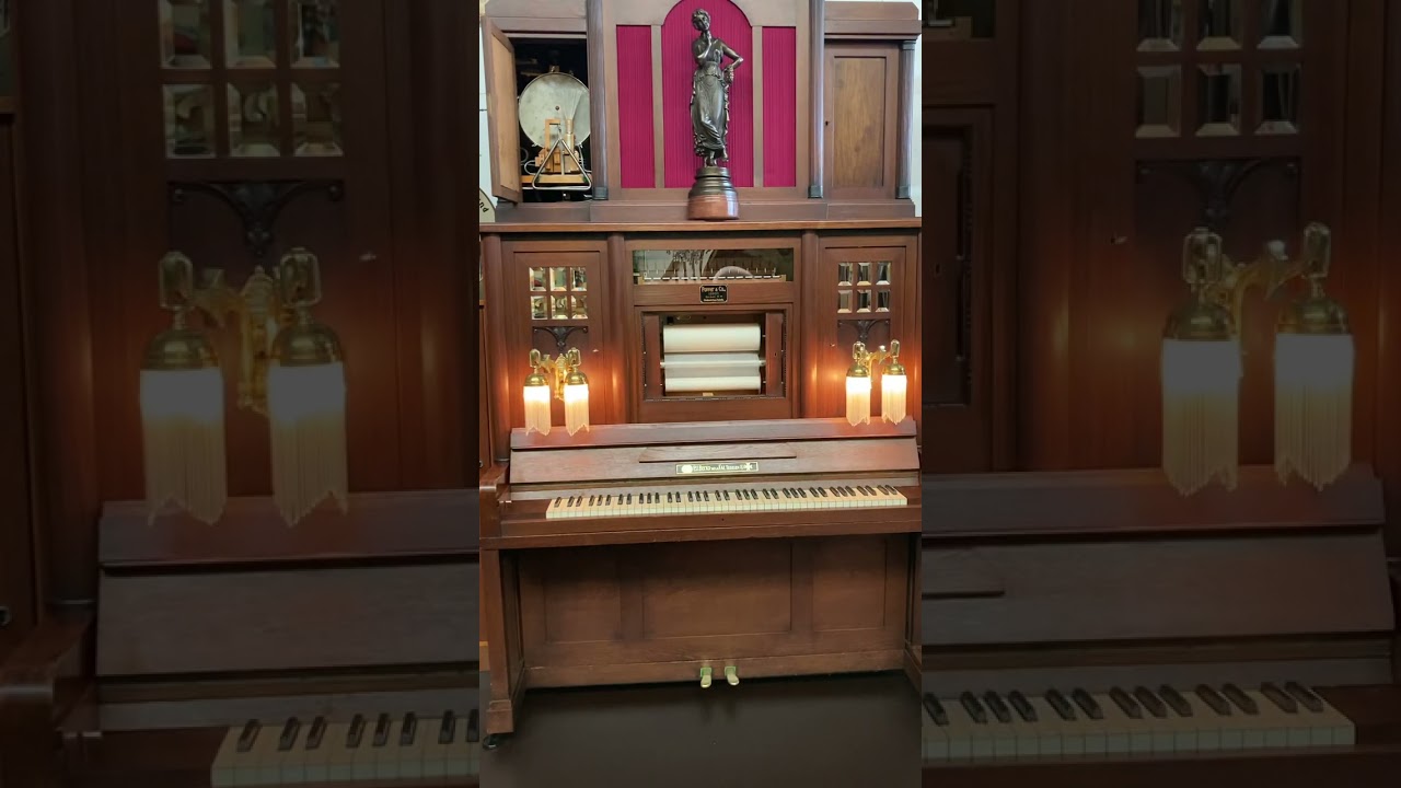 Popper Orchestrion is playing a Symphonia roll.