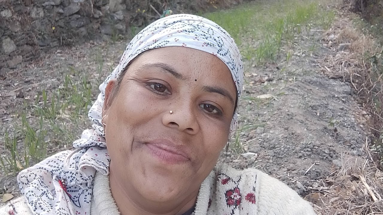 खेतों में लौट आई पगार लगाने का रिवाज