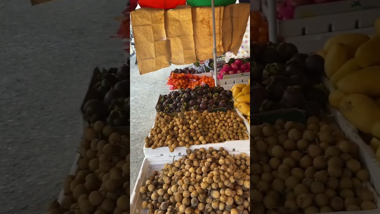 Fruit stand on Fields avenue in Angeles city #shorts #angelescity #fieldsavenue
