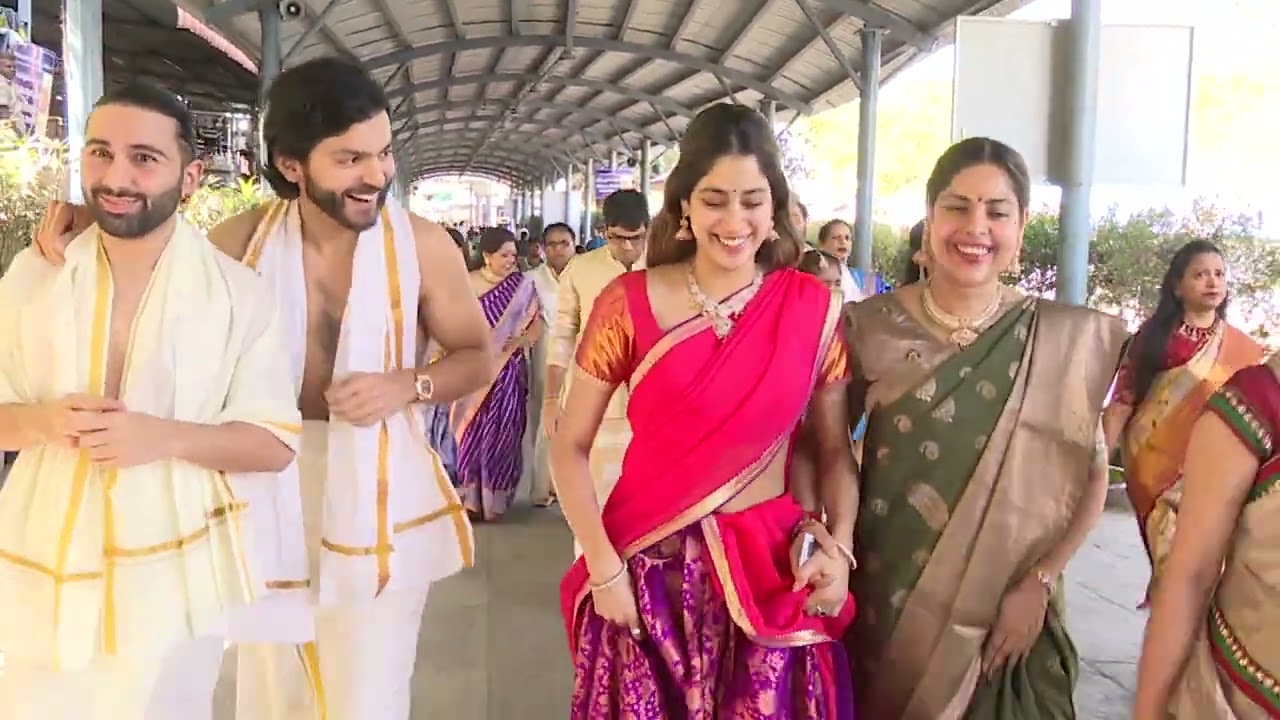 Janhvi Kapoor Visits Tirumala with her Boyfriend || Wow Macha