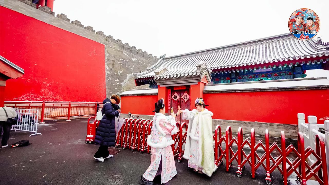Snowing! We Felt Walking on Beijing 100 years Ago! Dashilan to Forbidden City #china #walkingtour