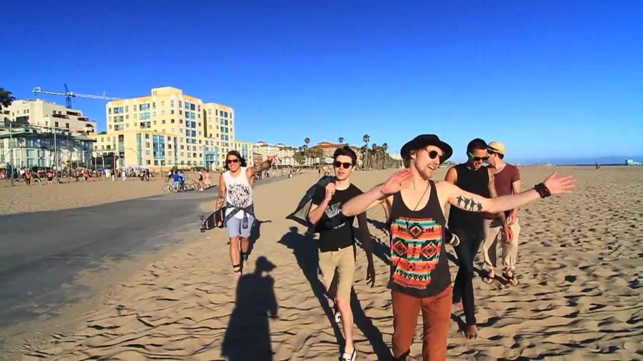 More Amor ft. Ryan Ross: Beach Bones