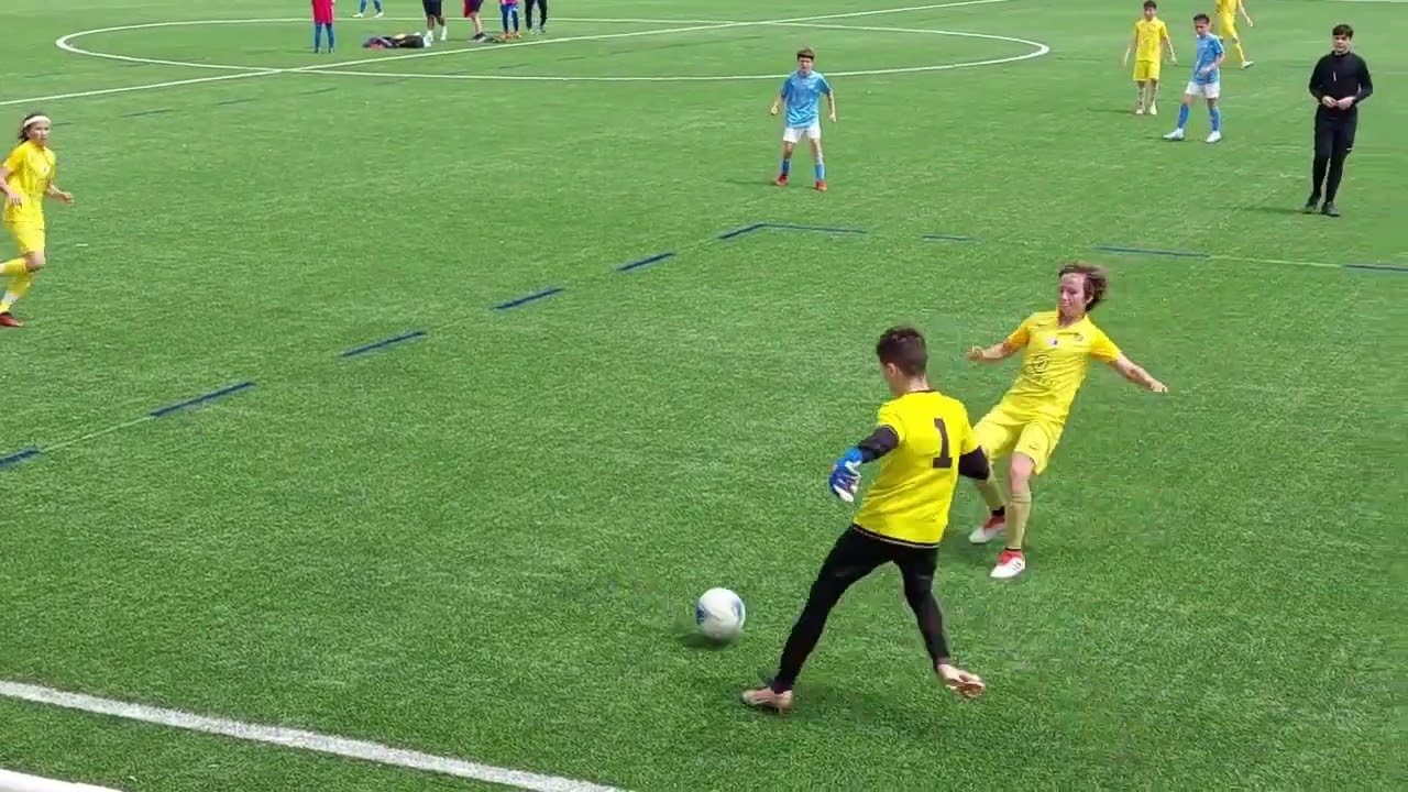 Football : Aviron Bayonnais vs Genêts d'Anglet -  U13 ligue