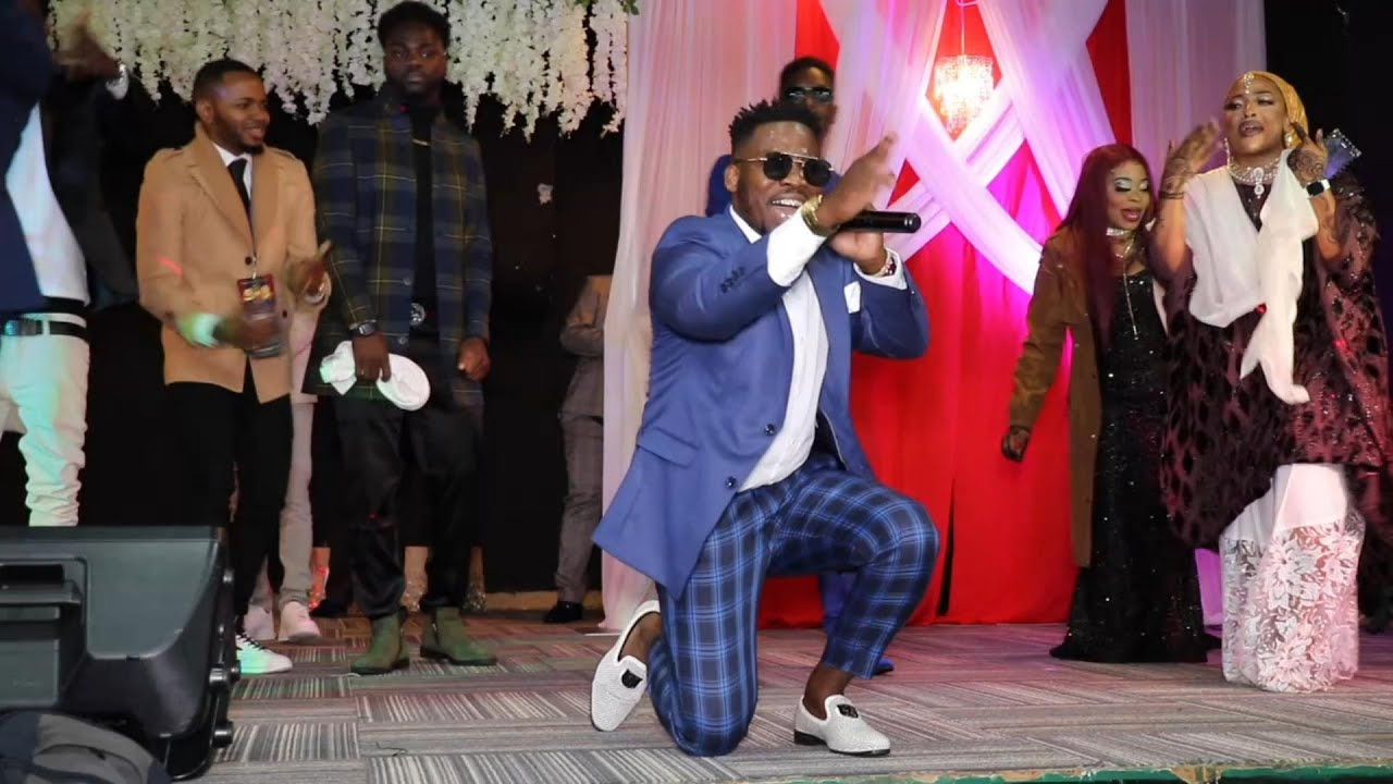 AKM PERFORMING HEESTII GEBDHOOGI JAREER WEYNE AT SOMALI BANTU FESTIVAL