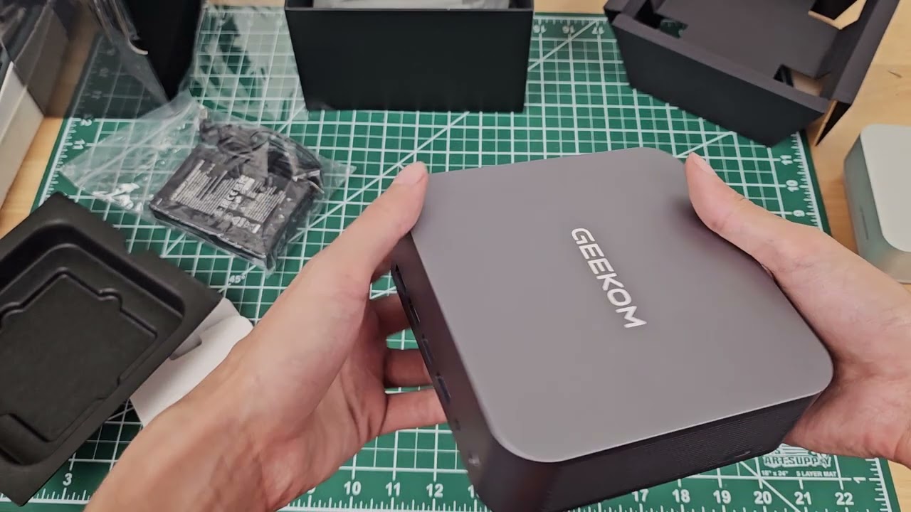 Geekom GT1 Mega intel U9 185H 32GB RAM 2TB SSD Unboxing and Teardown
