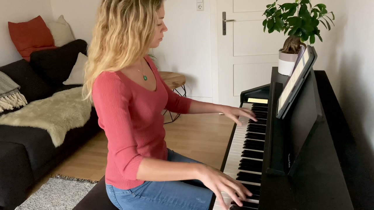 La Foule - Edith Piaf | Piano Cover by ChloeMarie
