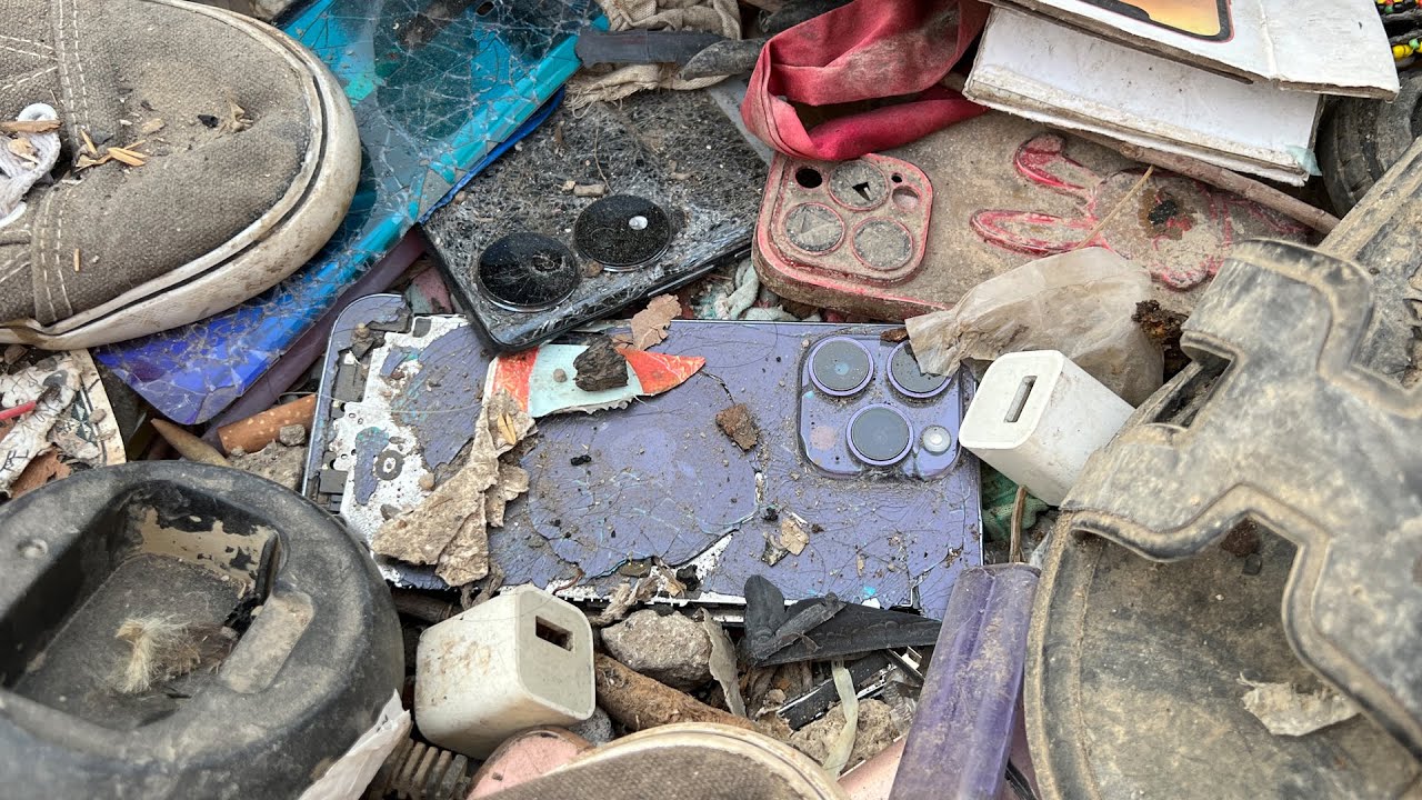 Nice Day🥰 Found Many Abandoned Phones || Restoration iPhone 14 Pro Max Found From Landfill