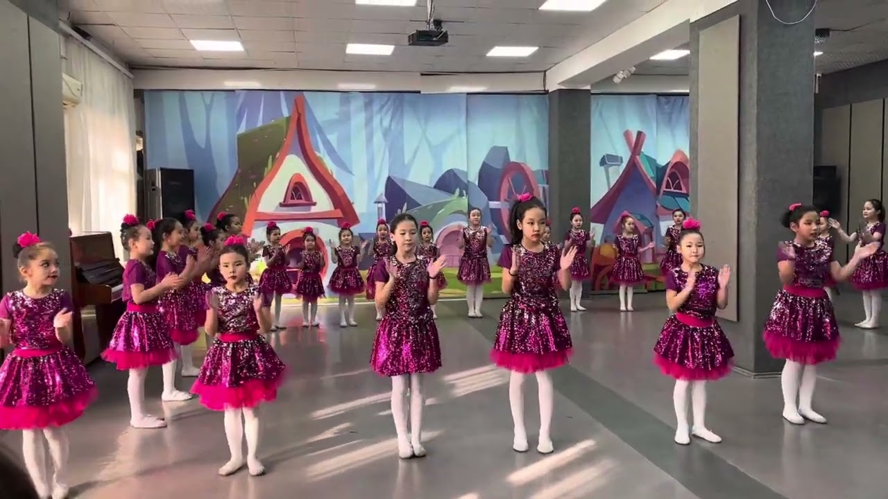 Веселый танец полька
