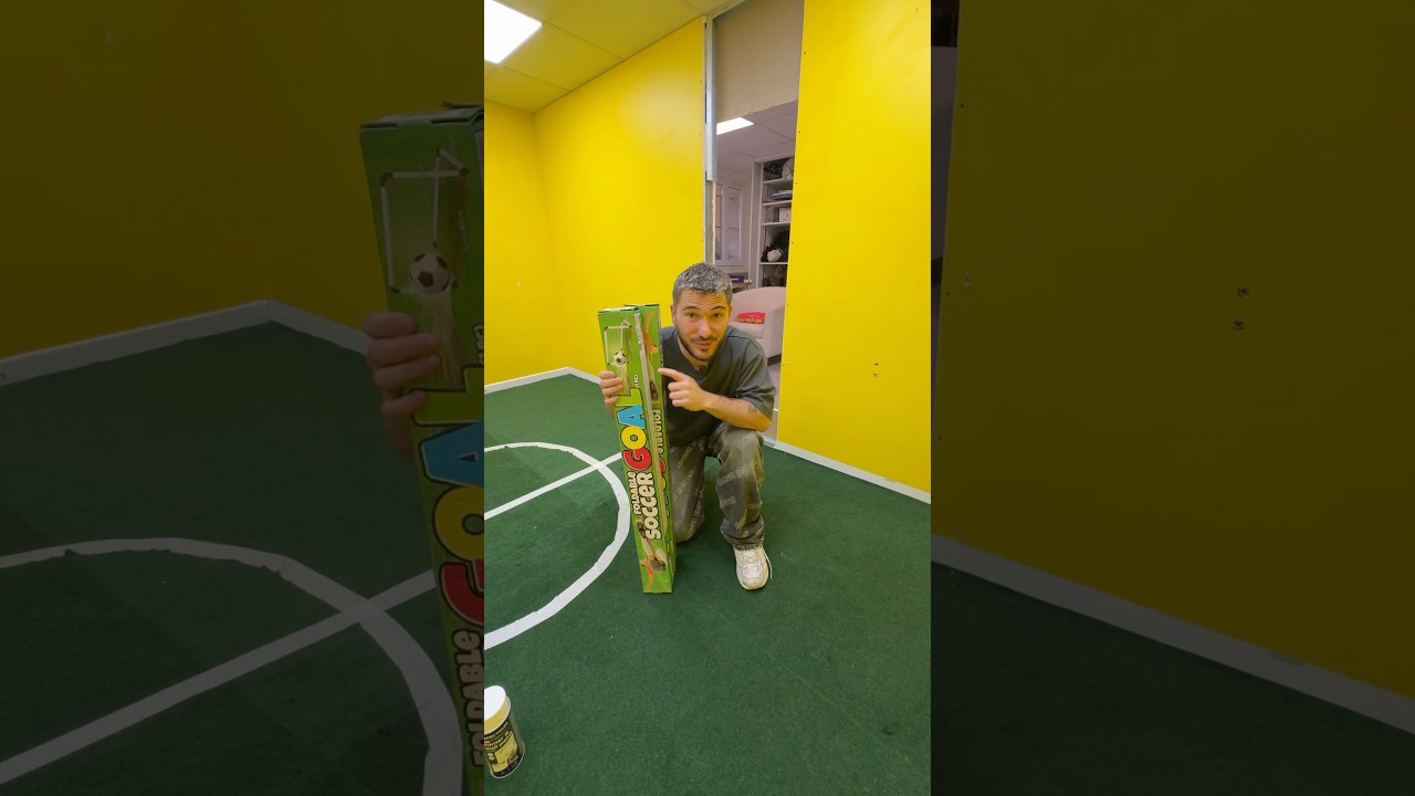Je construis￼ un terrain de foot secret ! ⚽️#construction #pi&egrave;cesecr&egrave;te #diy