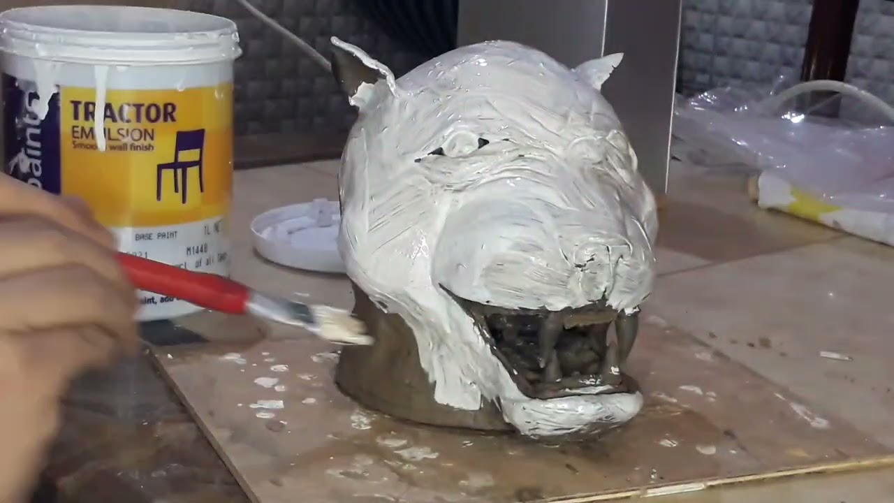 making of hulivesha mande/hulivesha mask