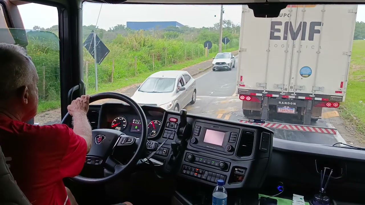 EP92/FEV/26 SOROCABA SP, SAINDO DO PORTO SECO COM DESTINO A MINAS GERAIS. 