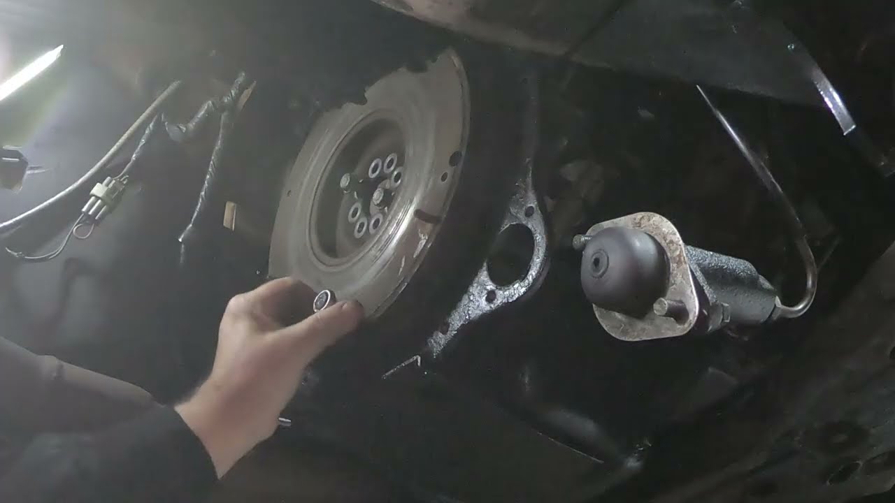 Triumph TR7 gearbox removal and clutch replacement part 2