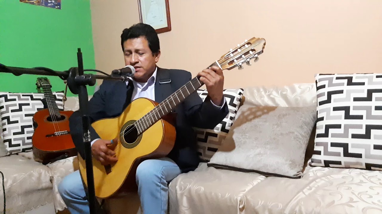 Marco Muylema canta el Pasillo Casita Blanca