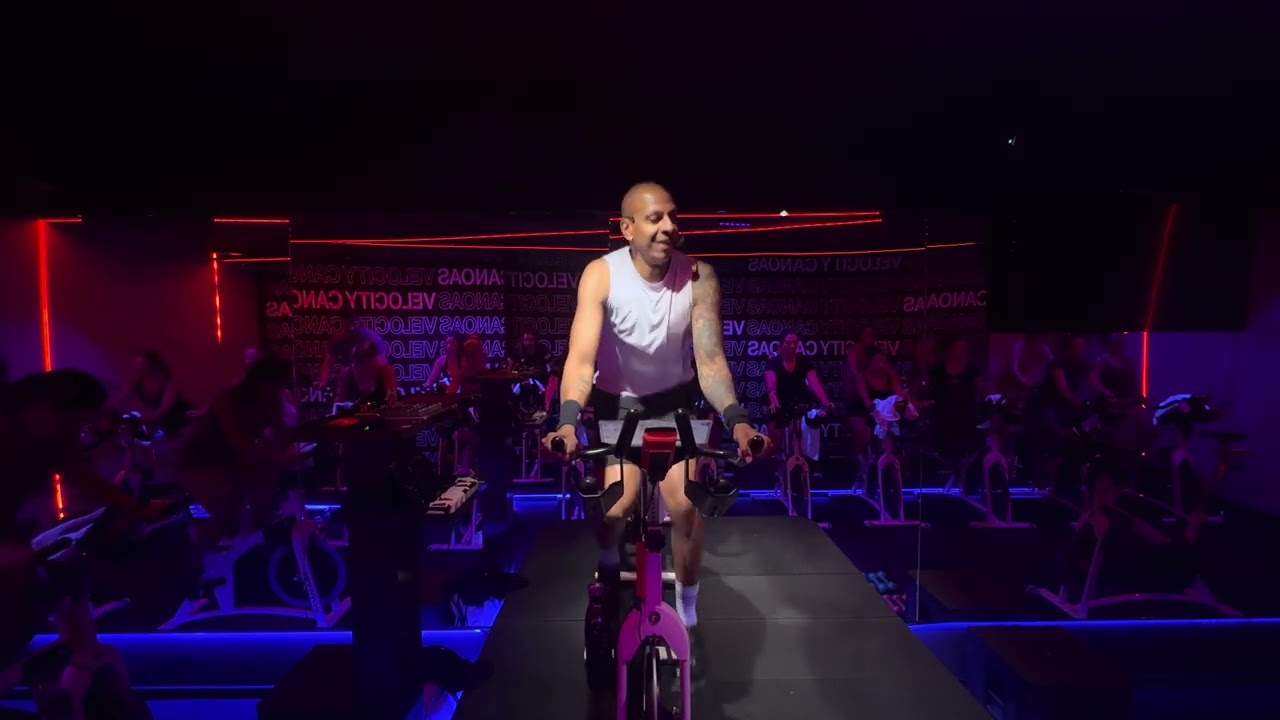 Aula COMPLETA Bike Indoor - Não é Spinning
