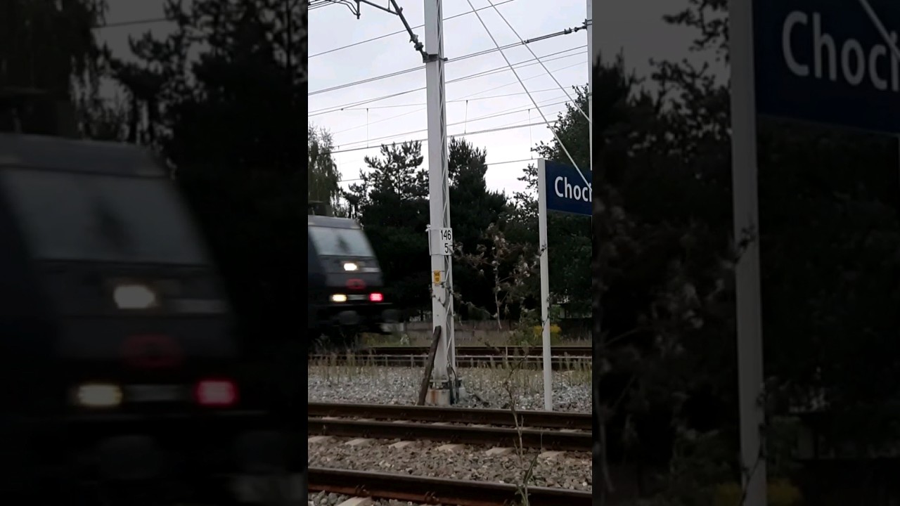 #shorts TRAXX E186-929 jadący wieczorową porą torem lewym w kierunku przeciwnym do zasadniczego