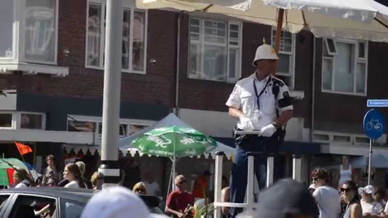 Dancing Dutch traffic cop