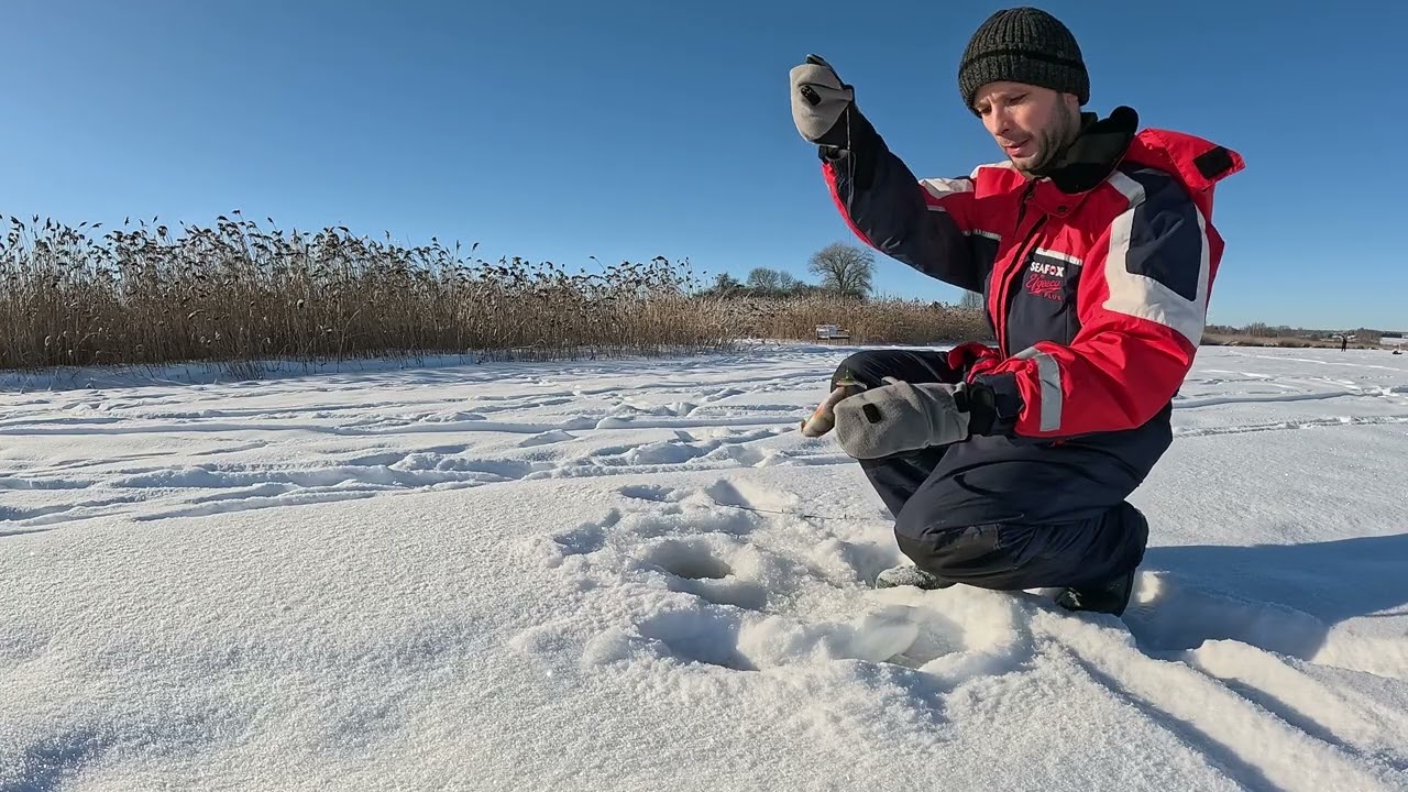 Подледная рыбалка на озере Ильге